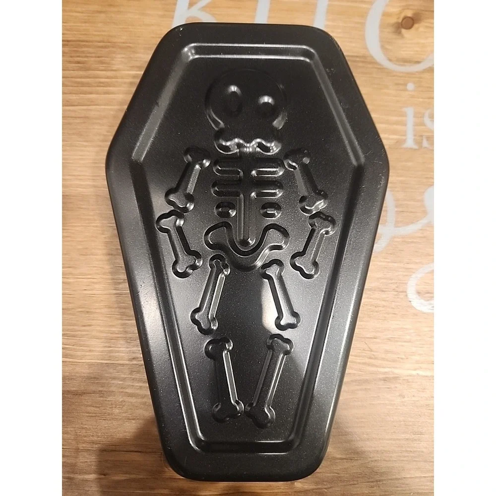 NEW Halloween Mini Cake Pan Set Pumpkins Skeletons Set Of 3 - Picture 6 of 6
